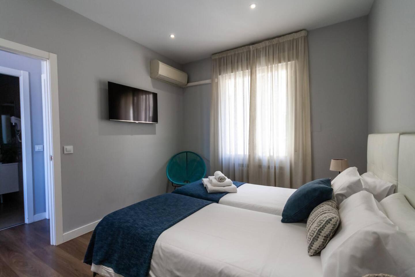 Apartamento Atico En La Gran Via Con Terraza Madrid Exterior foto