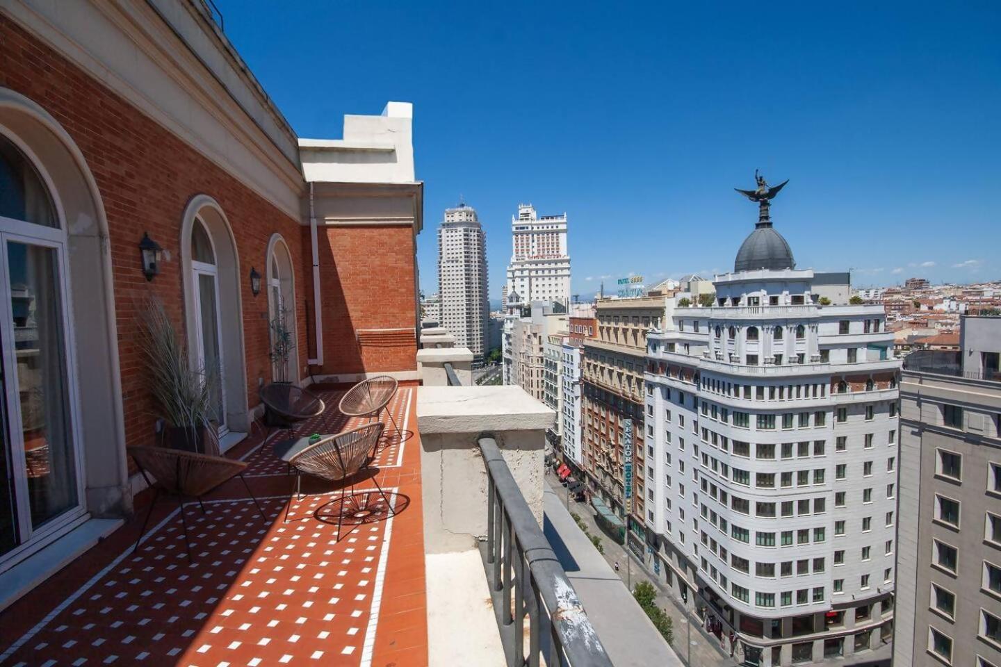 Apartamento Atico En La Gran Via Con Terraza Madrid Exterior foto
